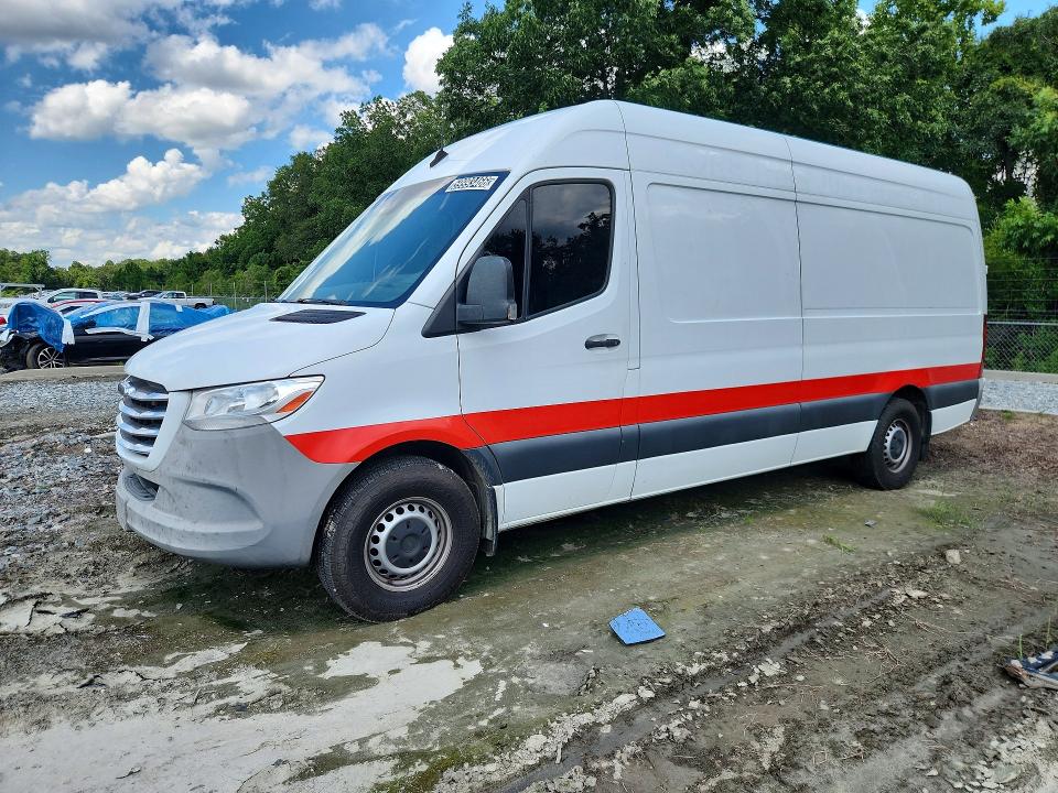 2021 Frht - freightliner Unknown VIN W2Y40CHY4MT069855 — COPART salvage auction photo