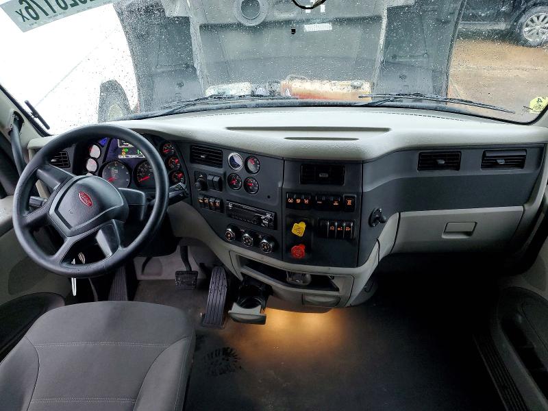 2019 Peterbilt All other VIN 1XPBDK9X2KD496759 COPART salvage auction — NORMAL WEAR, IN - CERTIFICATE OF TITLE, sold $7,800 on 2026-07-30 (photo 8)