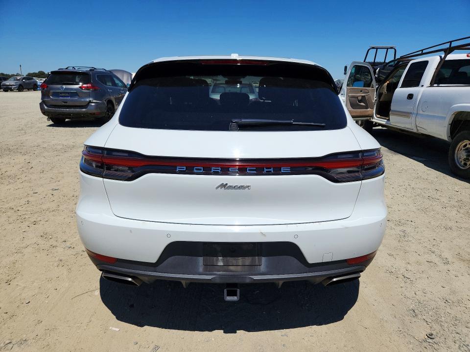 2019 Porsche Macan VIN WP1AA2A51KLB01331 COPART salvage auction — MINOR DENT/SCRATCHES, Ca - Certificate Of Title (P), sold $13,900 on 2026-08-04 (photo 6)