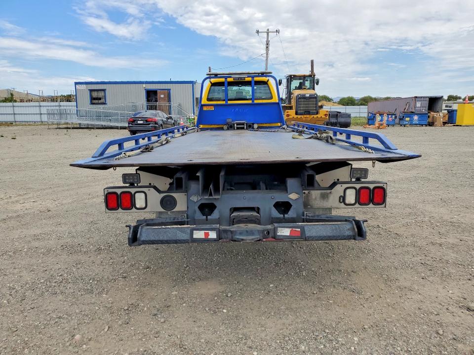 2019 Ford F-650 VIN 1FDWX6DC4KDF02160 COPART salvage auction — MINOR DENT/SCRATCHES, Ca - Dis/Dlr/Exp Only Clean Title (P), sold $18,500 on 2026-07-27 (photo 6)
