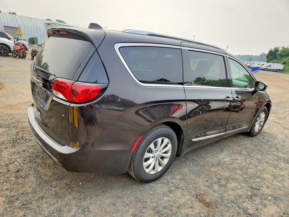 2018 Chrysler Pacifica VIN 2C4RC1BG3JR126407 COPART salvage auction — MINOR DENT/SCRATCHES, CT - CERTIFICATE OF TITLE (P), sold $2,300 on 2026-07-27 (photo 3)