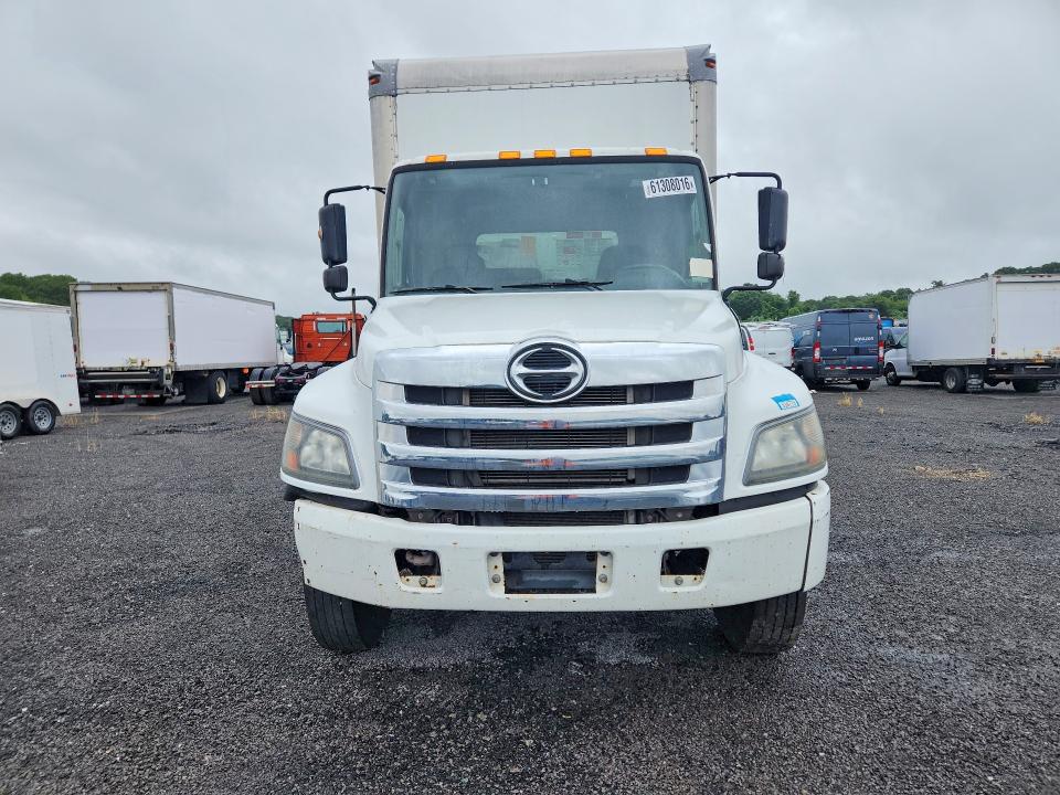 2017 Hino All other VIN 5PVNE8JV9H4S55301 COPART salvage auction — NORMAL WEAR, CT, sold $13,900 on 2026-08-17 (photo 5)