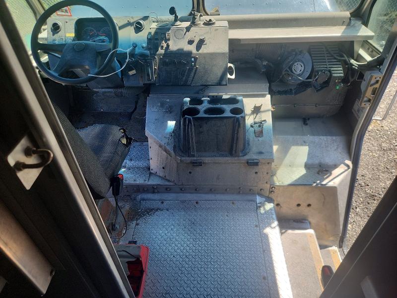 2020 Frht - freightliner Mt45 chass VIN 4UZAC2EA4LCMK0190 COPART salvage auction — NORMAL WEAR, CT, sold $13,100 on 2026-08-13 (photo 8)