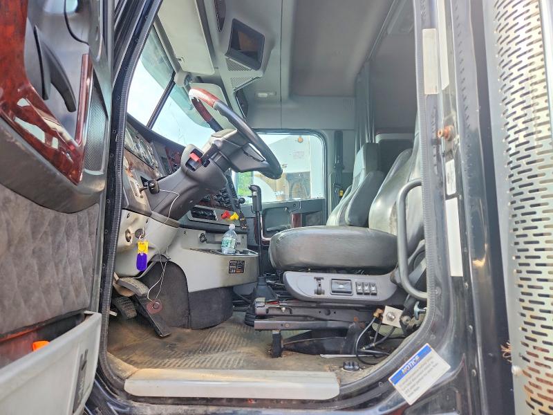 2015 Freightliner All other VIN 3AKJGND11FDGR4029 COPART salvage auction — MINOR DENT/SCRATCHES, CT, sold $6,700 on 2026-08-18 (photo 7)