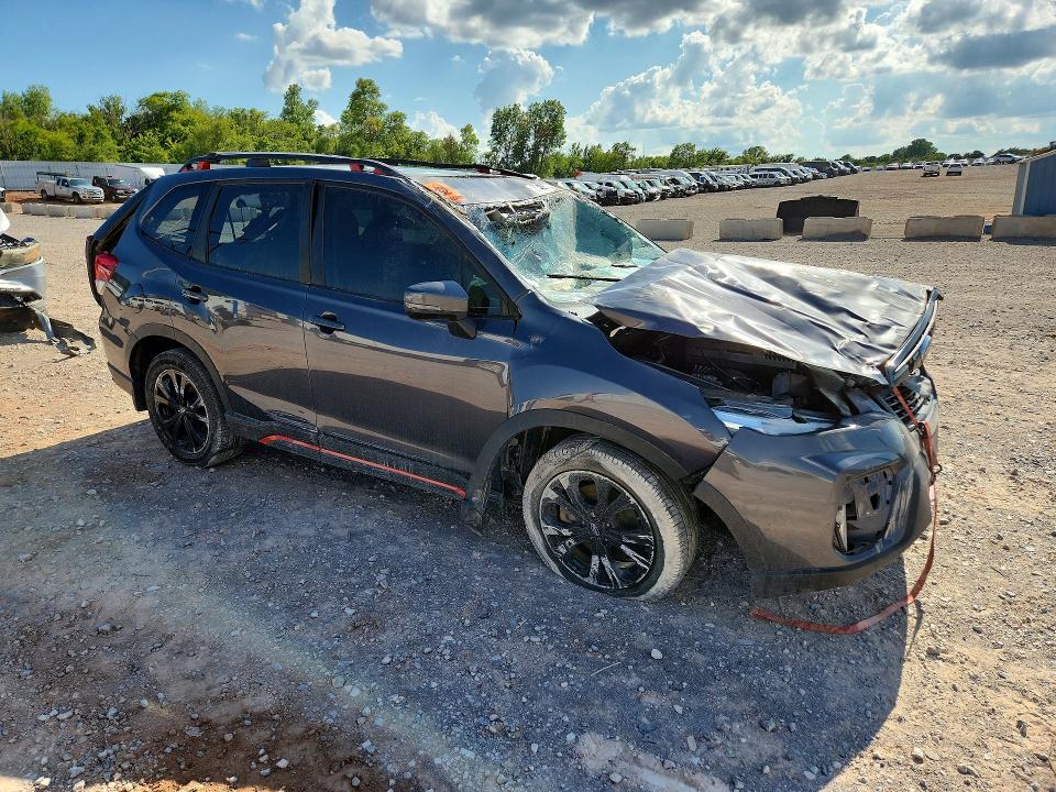 2021 Subaru Forester VIN JF2SKARC1MH549771 COPART salvage auction — ROLLOVER, OK - CERTIFICATE OF TITLE, sold $150 on 2026-07-30 (photo 4)
