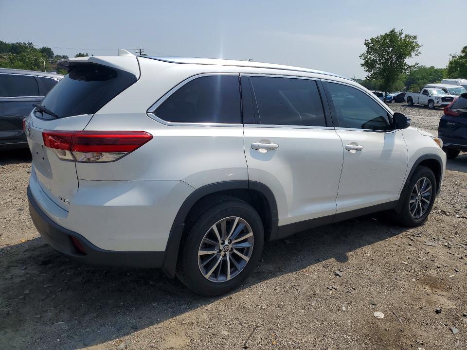 2019 Toyota Highlander VIN 5TDJZRFH2KS570092 COPART salvage auction — MINOR DENT/SCRATCHES, MD - CERTIFICATE OF TITLE (P), sold $16,800 on 2026-07-30 (photo 3)