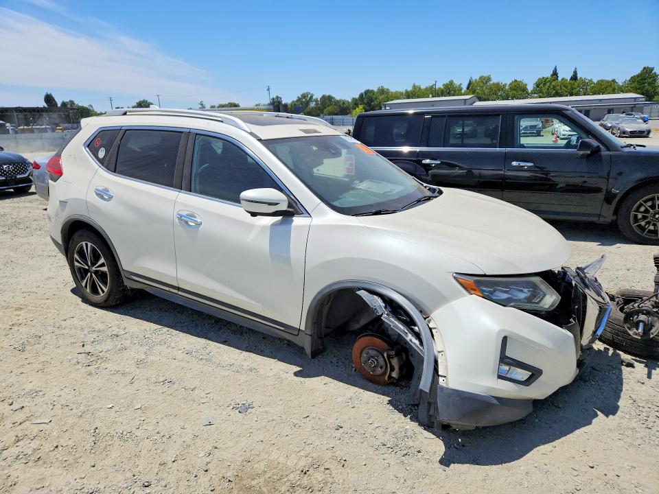 2017 Nissan Rogue VIN JN8AT2MT3HW152931 COPART salvage auction — FRONT END, DV, sold $650 on 2026-07-16 (photo 4)