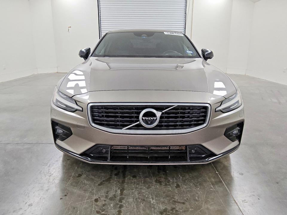 2019 Volvo S60 VIN 7JR102FM7KG006335 COPART salvage auction — MINOR DENT/SCRATCHES, TX - CERTIFICATE OF TITLE, sold $2,250 on 2026-07-30 (photo 5)