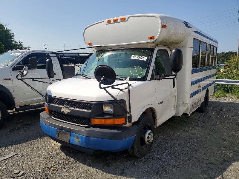 2005 Chev Express VIN 1GBJG31U151181246 COPART salvage auction — SIDE, S1, sold $200 on 2026-07-09 (photo 2)