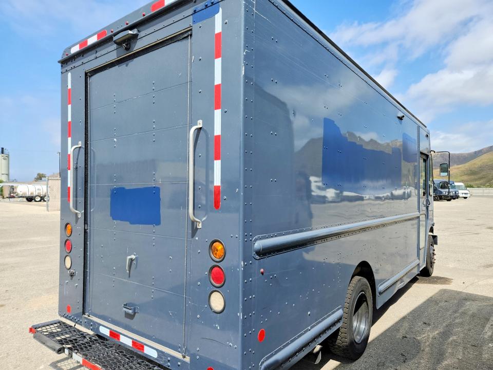 2021 Freightliner All other VIN 4UZAC2GA2MCMM9749 COPART salvage auction — MINOR DENT/SCRATCHES, CA - DIS/DLR/EXP ONLY CLEAN TITLE, sold $550 on 2026-07-28 (photo 3)