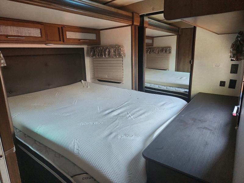 2018 Keystone Trailer VIN 4YDT32R25JV511953 COPART salvage auction — MINOR DENT/SCRATCHES, NU, sold $275 on 2026-08-25 (photo 6)