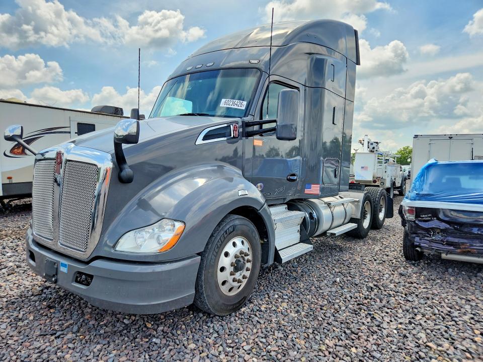 2020 Kenworth All other VIN 1XKYDP9X6LJ398236 COPART salvage auction — NORMAL WEAR, IN - CERTIFICATE OF TITLE, sold $8,900 on 2026-07-28 (photo 1)
