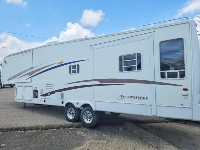 2005 Gulf stream Yellowston VIN 1NL1YFS2551063525 COPART salvage auction — MINOR DENT/SCRATCHES, OH - CERTIFICATE OF TITLE, sold $725 on 2026-07-28 (photo 3)