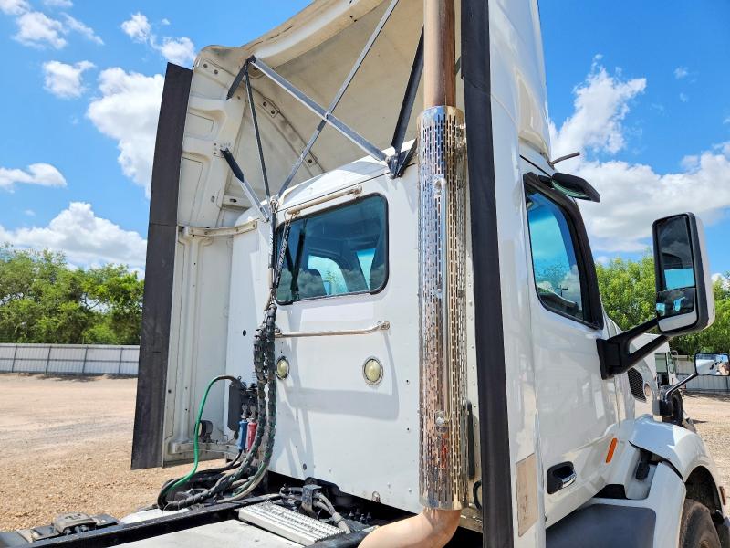 2018 Peterbilt All other VIN 1XPBA48X0JD477891 COPART salvage auction — NORMAL WEAR, IN - CERTIFICATE OF TITLE, sold $6,400 on 2026-07-09 (photo 6)