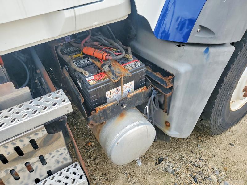 2011 Mack All other VIN 1M2AX04C5BM010583 COPART salvage auction — MINOR DENT/SCRATCHES, FL - CERTIFICATE OF DESTRUCTION, sold $13,000 on 2026-07-23 (photo 9)
