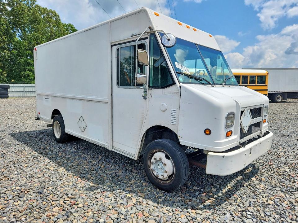 2001 Freightliner All other VIN 4UZAANBW41CH52900 COPART salvage auction — MECHANICAL, CT, sold $175 on 2026-08-13 (photo 4)