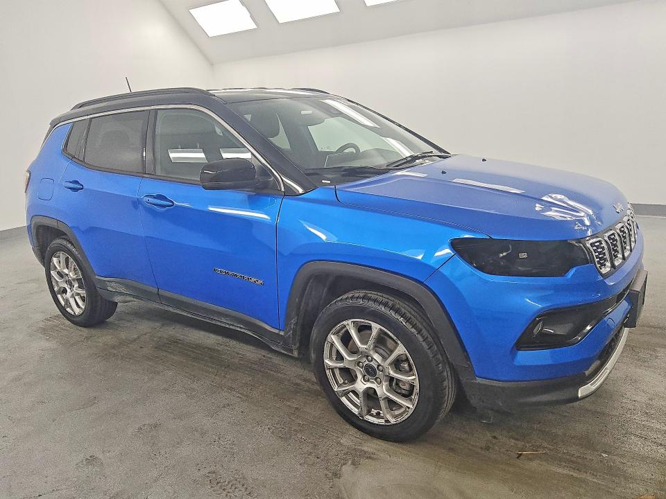 2025 Jeep Compass VIN 3C4NJDCN0ST507018 COPART salvage auction — FRONT END, Ca - Certificate Of Title, sold $6,400 on 2026-08-03 (photo 4)
