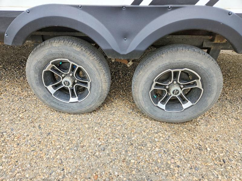 2019 Jayco All models VIN 1UJBJ0BR9K1J90220 COPART salvage auction — MINOR DENT/SCRATCHES, AB - BOS - ACTIVE, sold $7,200 on 2026-07-23 (photo 2)