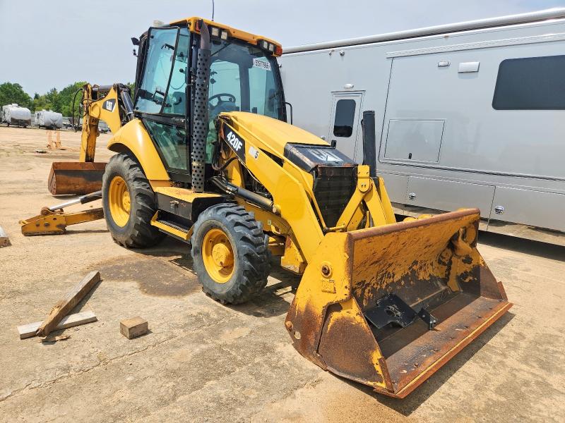 2013 Cat Constructi VIN CAT0420FTSKR01295 — COPART salvage auction photo