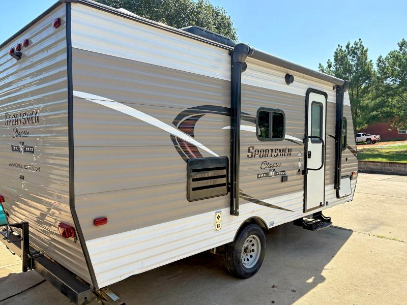 2017 Kz-rv Sportsmen VIN 4EZTK1913H4109614 COPART salvage auction — HAIL, AR - CERTIFICATE OF TITLE (P), sold $650 on 2026-07-28 (photo 4)