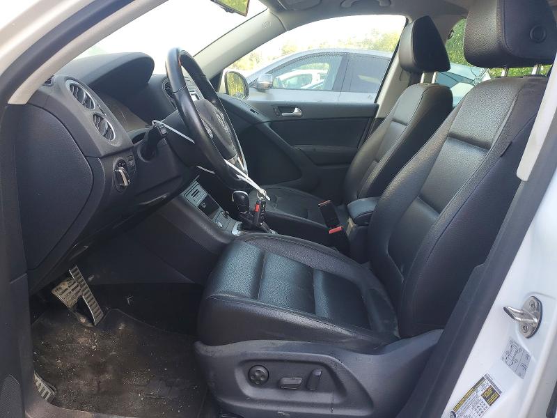 2017 Volkswagen Tiguan VIN WVGNV7AX7HK033469 COPART salvage auction — REAR END, On - Permit Salvage, sold $1,250 on 2026-08-04 (photo 7)