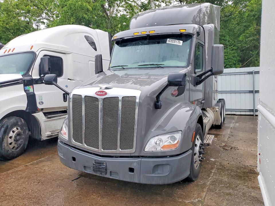 2019 Peterbilt All other VIN 1XPBDK9X2KD496759 COPART salvage auction — NORMAL WEAR, IN - CERTIFICATE OF TITLE, sold $7,800 on 2026-07-30 (photo 1)