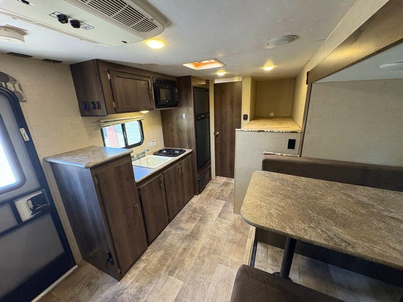 2017 Kz-rv Sportsmen VIN 4EZTK1913H4109614 COPART salvage auction — HAIL, AR - CERTIFICATE OF TITLE (P), sold $650 on 2026-07-28 (photo 9)