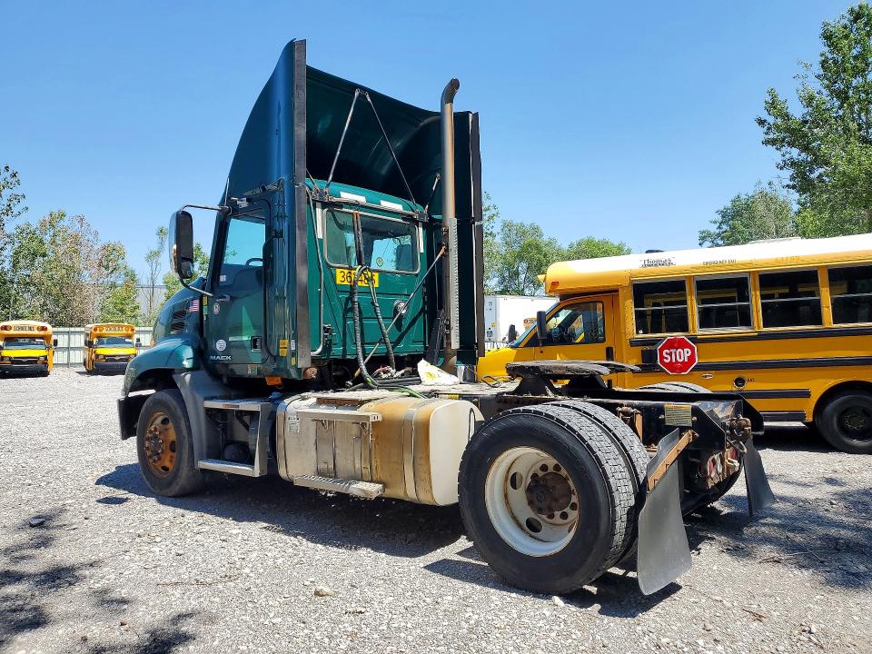 2017 Mack All other VIN 1M1AW01X3HM009794 COPART salvage auction — NORMAL WEAR, OK - CERTIFICATE OF TITLE (P), sold $975 on 2026-07-28 (photo 2)