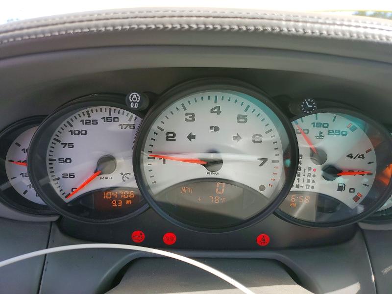2000 Porsche 911 VIN WP0CA2999YS650467 COPART salvage auction — MINOR DENT/SCRATCHES, Co - Dis/Dlr/Exp Only Clean Title, sold $300 on 2026-08-03 (photo 9)