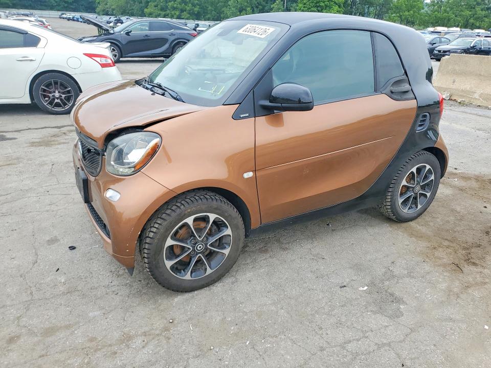 2016 Smart Fortwo VIN WMEFJ5DA1GK052308 COPART salvage auction — MINOR DENT/SCRATCHES, CT, sold $575 on 2026-08-03 (photo 1)