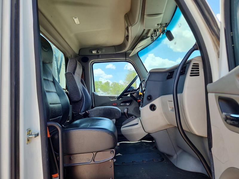 2018 Peterbilt All other VIN 1XPBA48X0JD477891 COPART salvage auction — NORMAL WEAR, IN - CERTIFICATE OF TITLE, sold $6,400 on 2026-07-09 (photo 5)