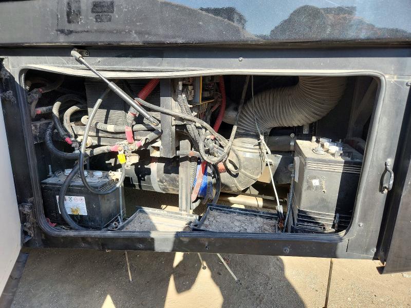 2019 Freightliner All other VIN 4UZACGFC1KCKS6809 COPART salvage auction — WATER/FLOOD, CA - CERT OF TITLE-SALVAGED, sold $5,700 on 2026-07-23 (photo 7)