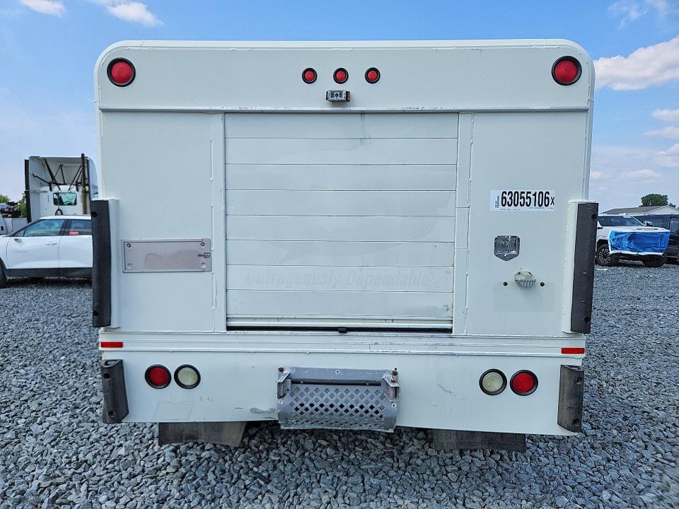 2015 Hino All models VIN JHHKDM2HXFK001089 COPART salvage auction — NORMAL WEAR, CZ, sold $5,800 on 2026-09-01 (photo 6)