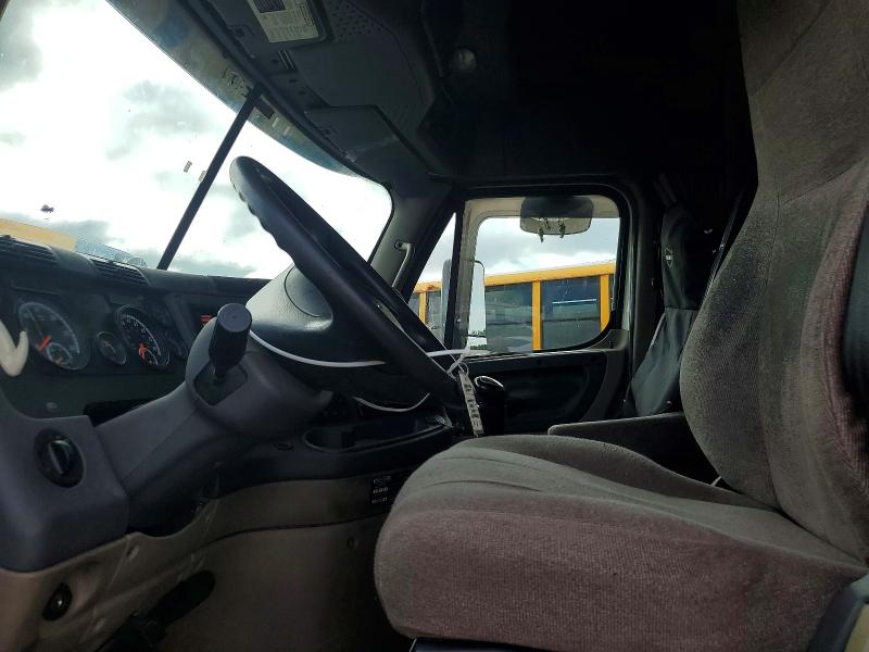 2014 Freightliner All other VIN 1FUBGLD65ELFV3359 COPART salvage auction — MINOR DENT/SCRATCHES, CT, sold $1,050 on 2026-07-23 (photo 7)