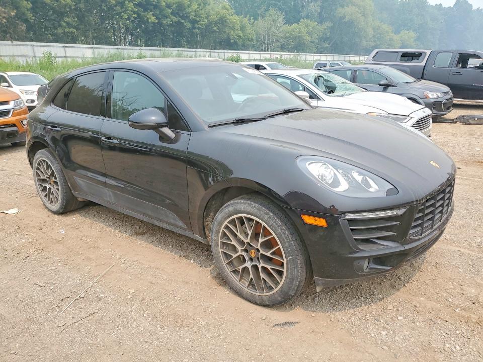 2015 Porsche Macan VIN WP1AB2A53FLB65079 COPART salvage auction — MINOR DENT/SCRATCHES, MI - DEALER ONLY CLEAN TITLE, sold $6,000 on 2026-07-28 (photo 4)
