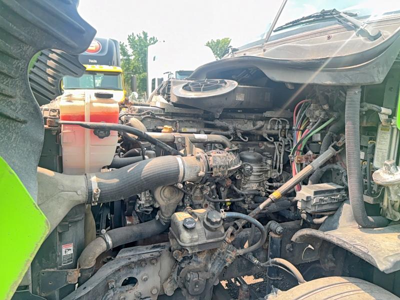 2017 Freightliner All other VIN 3AKJGLDR9HSHU4071 COPART salvage auction — MINOR DENT/SCRATCHES, Pa - Cert Of Title-Formerly Abandon (P), sold $2,000 on 2026-07-21 (photo 7)