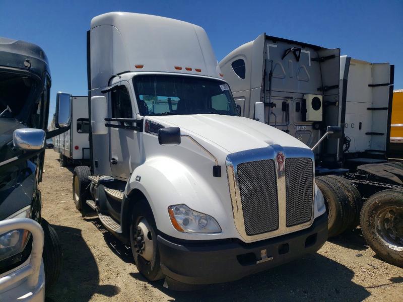 2021 Kenworth All other VIN 1XKYA48X2MJ440766 COPART salvage auction — MINOR DENT/SCRATCHES, IN - CERTIFICATE OF TITLE, sold $7,600 on 2026-07-28 (photo 1)