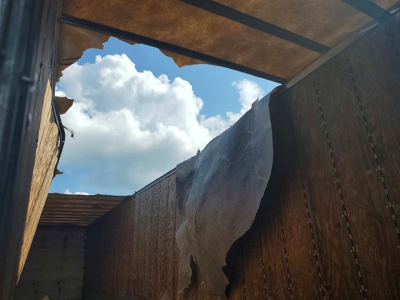 2001 Great dane trailers Great dane VIN 1GRAA96291T003208 COPART salvage auction — ROOF, IL - SALVAGE CERTIFICATE, sold $100 on 2026-07-23 (photo 9)
