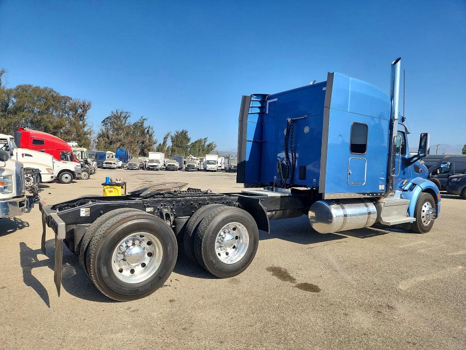 2018 Peterbilt All other VIN 1XPBP49X1JD492848 COPART salvage auction — NORMAL WEAR, WV - CERTIFICATE OF TITLE, sold $26,500 on 2026-08-25 (photo 3)