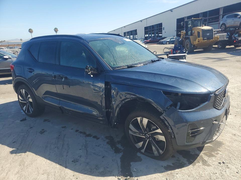 2026 Volvo Xc40 VIN YV4L12UC6T2788573 COPART salvage auction — FRONT END, Ca - Dis/Dlr/Exp Only Clean Title, sold $15,800 on 2026-08-03 (photo 4)
