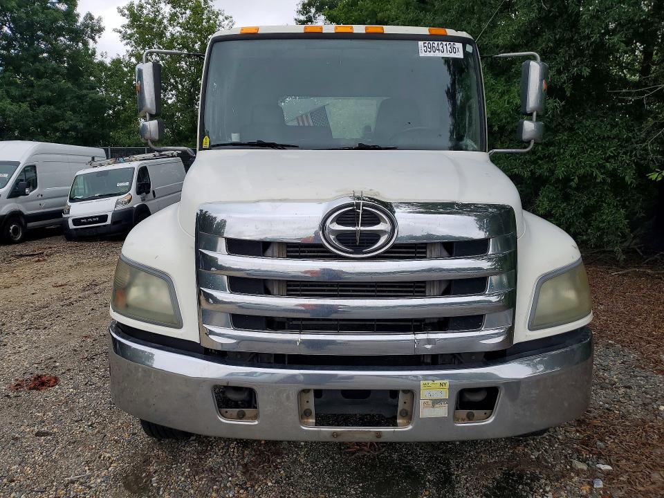 2015 Hino All other VIN 5PVNE8JP4F4S51090 COPART salvage auction — MINOR DENT/SCRATCHES, CT, sold $7,700 on 2026-07-28 (photo 5)