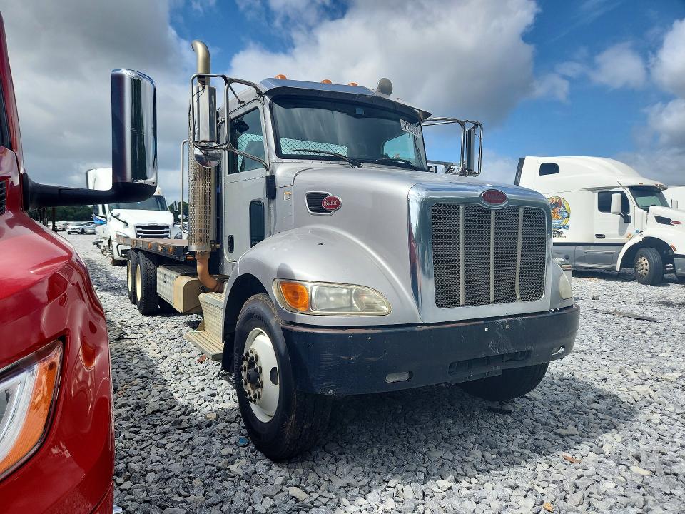 2015 Peterbilt All other VIN 2NP3LJ9X1FM280090 COPART salvage auction — MINOR DENT/SCRATCHES, FL - CERTIFICATE OF TITLE, sold $17,700 on 2026-07-28 (photo 4)
