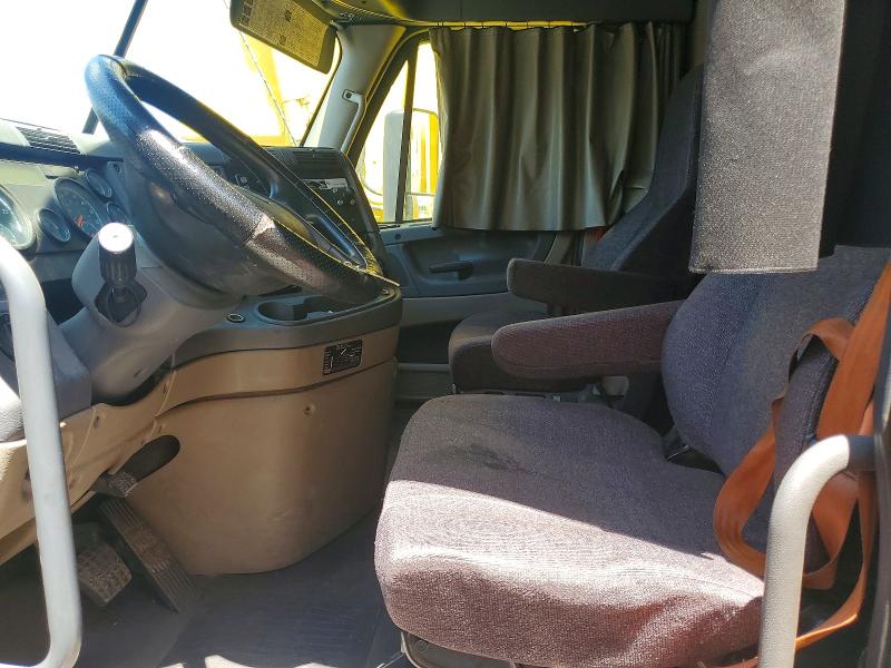 2017 Freightliner All other VIN 3AKJGLDR3HSHF0881 COPART salvage auction — MINOR DENT/SCRATCHES, CT, sold $1,000 on 2026-07-28 (photo 7)
