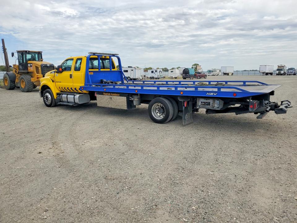2019 Ford F-650 VIN 1FDWX6DC4KDF02160 COPART salvage auction — MINOR DENT/SCRATCHES, Ca - Dis/Dlr/Exp Only Clean Title (P), sold $18,500 on 2026-07-27 (photo 2)