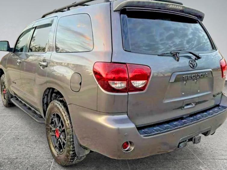 2021 Toyota Sequoia VIN 5TDEY5B10MS182254 COPART salvage auction — NORMAL WEAR, CT, sold $25,500 on 2026-08-21 (photo 3)