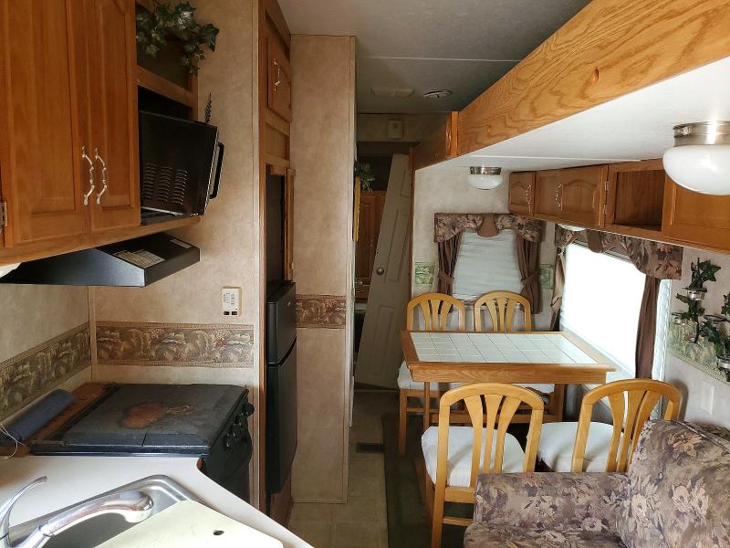 2004 Keystone Sprinter VIN 4YDF297284A214117 COPART salvage auction — SIDE, VA - CERT OF TITLE - SALVAGE, sold $20 on 2026-08-20 (photo 6)