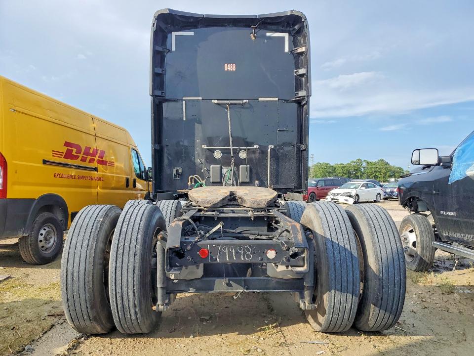 2018 Kenworth All other VIN 1XKYDP9X6JJ179998 COPART salvage auction — MINOR DENT/SCRATCHES, CT, sold $10,600 on 2026-07-28 (photo 6)
