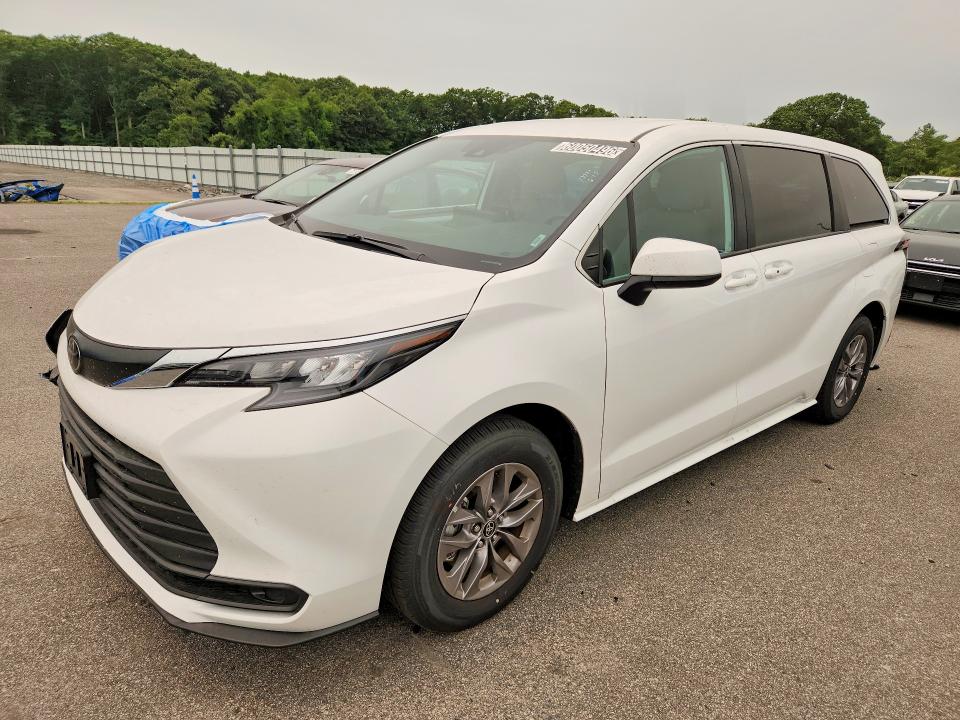 2026 Toyota Sienna VIN 5TDKRKECXTS304645 COPART salvage auction — FRONT END, Ma - Certificate Of Title, sold $22,800 on 2026-07-22 (photo 1)
