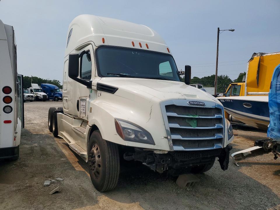 2019 Freightliner All other VIN 3AKJHHDR4KSKY1058 COPART salvage auction — MINOR DENT/SCRATCHES, NJ - CERTIFICATE OF TITLE, sold $700 on 2026-07-28 (photo 4)