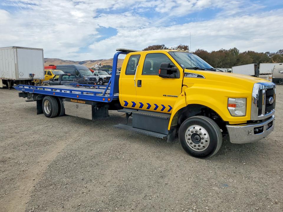 2019 Ford F-650 VIN 1FDWX6DC4KDF02160 COPART salvage auction — MINOR DENT/SCRATCHES, Ca - Dis/Dlr/Exp Only Clean Title (P), sold $18,500 on 2026-07-27 (photo 4)